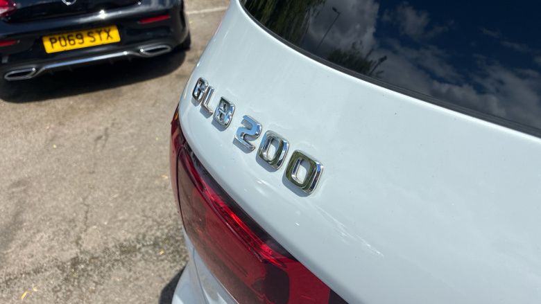 Mercedes-Benz GLB 200 AMG Line Premium Plus 5dr 7G-Tronic Petrol Estate